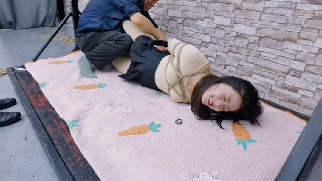 牧遥缚影工作室 定拍剪辑版,被TK爽死的肉丝高跟希希-3