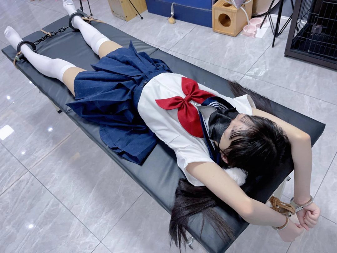 jk少女茶茶女囚体验4-镣铐TK、镣铐展示、带镣脱缚挑战、戴镣穿脱白丝，裸足白丝一次满足！-4