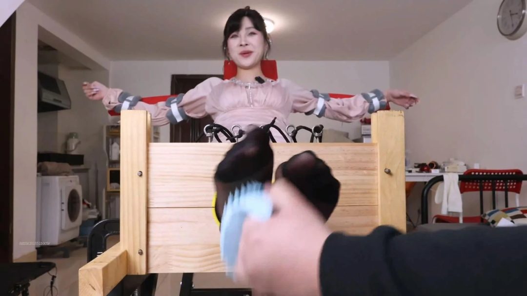 足枷TK素人女主播泡芙-1