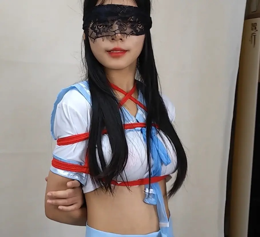 汤圆 蓝色学生服 镣铐热舞-8