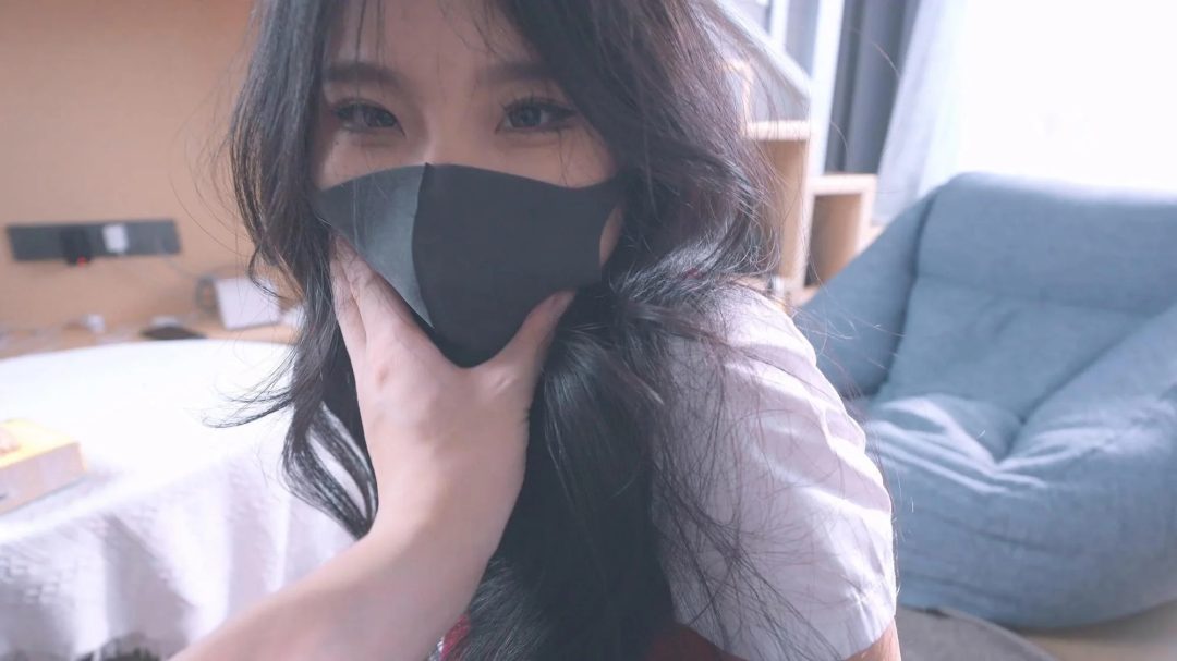 《美女空姐劫持记2》字幕版 被变态司机以视频做威胁逼迫玩一场无法获胜的游戏，游戏过程中却还要被强行玩弄，一边舒服一边呜呜叫，输了还要被绑成K9爬行，跳淡+狗链+手撕丝袜+手铐+脚铐-6