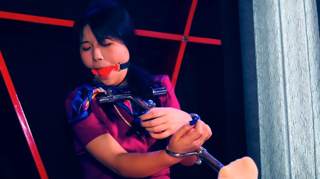 空姐女M放置接口水-3