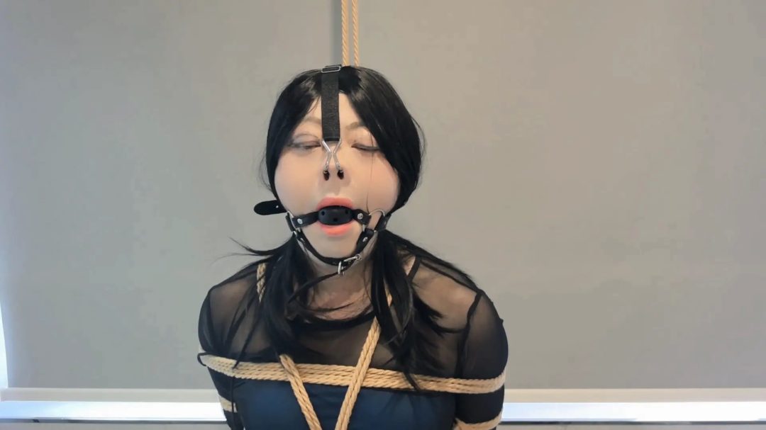 【爱绳绳艺】风韵犹存的伪娘紧缚放置，包含元素：捆绑放置，灌肠，失禁，口水地狱-1