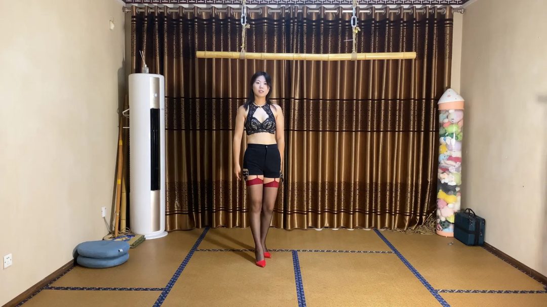 真实女教师夏可倒吊羞辱-9