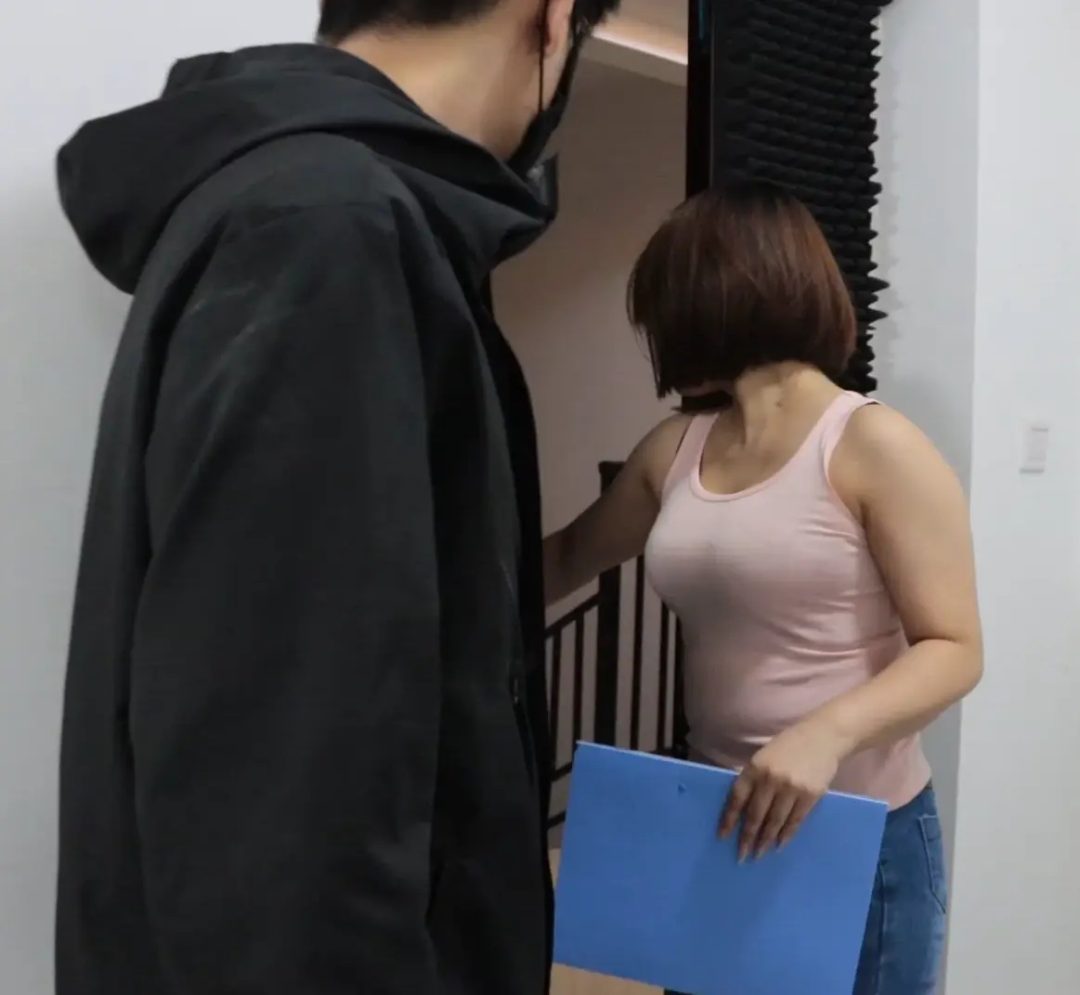 被捆绑的推销员-3