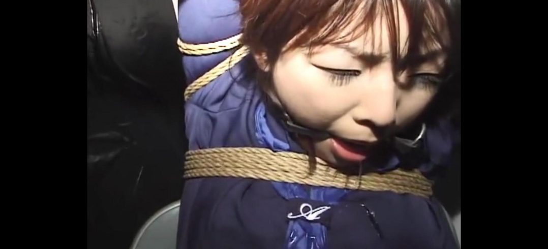 被捆绑折磨的女学生-8
