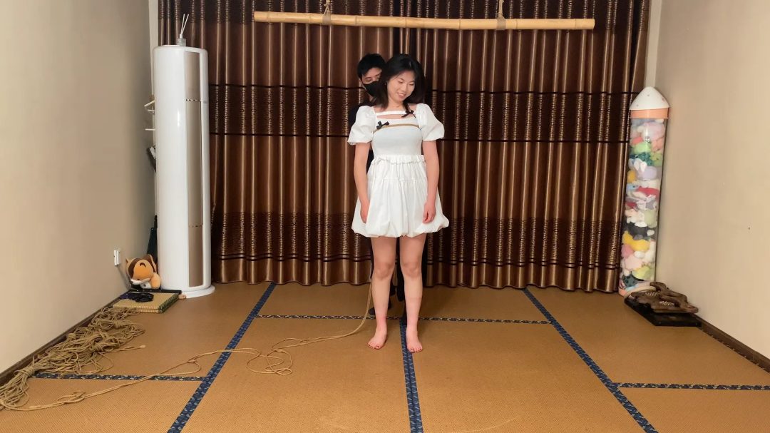 新模特夏可 甜美可爱邻家女孩首次体验吊缚-1