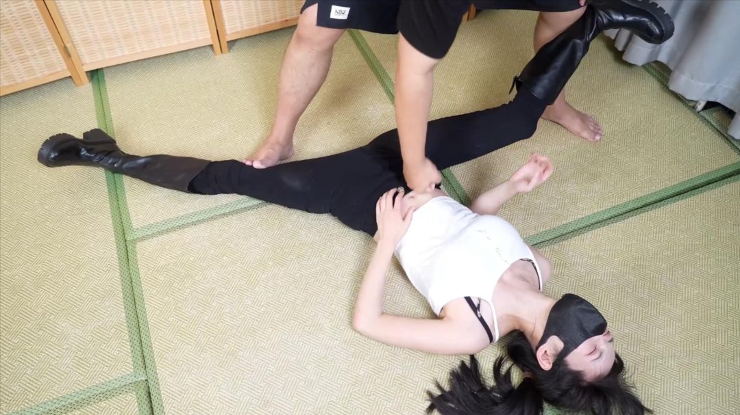 嗷嗷瑜伽强制拉伸，踩裆-6