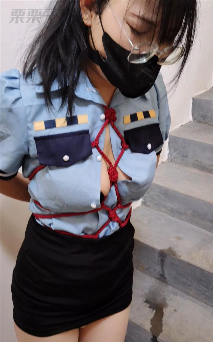 《被折磨的女搜查官 02》 定拍转公映，户外、楼梯间失禁、控制、制服、黑丝、高跟鞋、龟甲缚-6