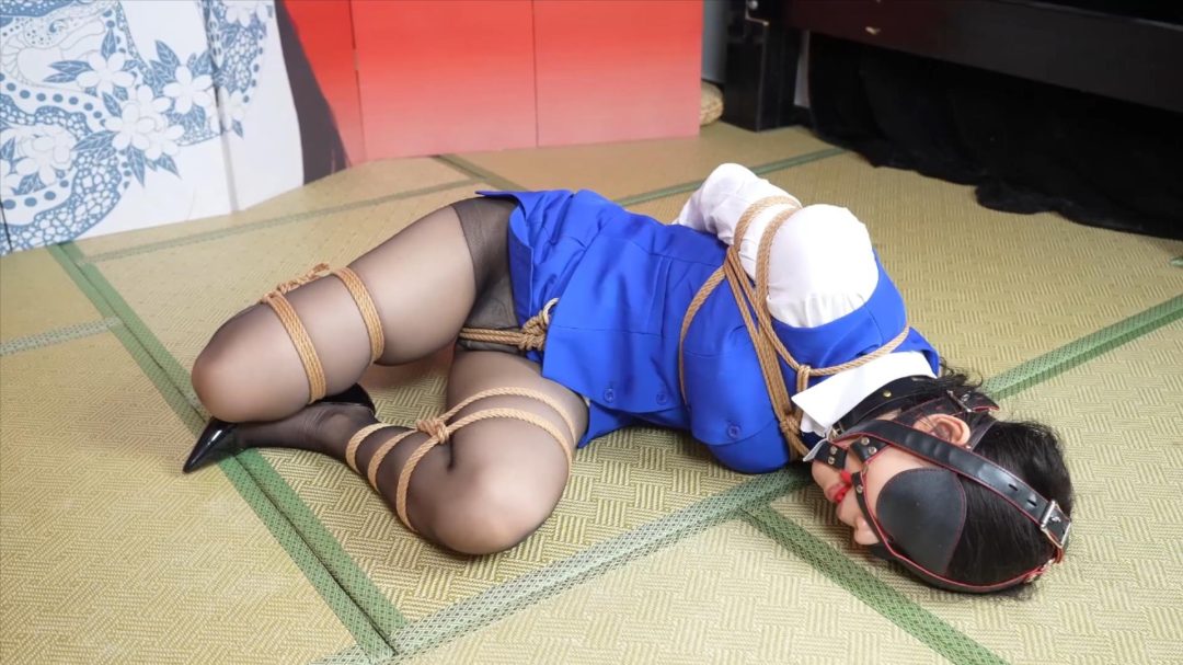 高跟制服，M腿椅缚，苦闷挣扎！-5
