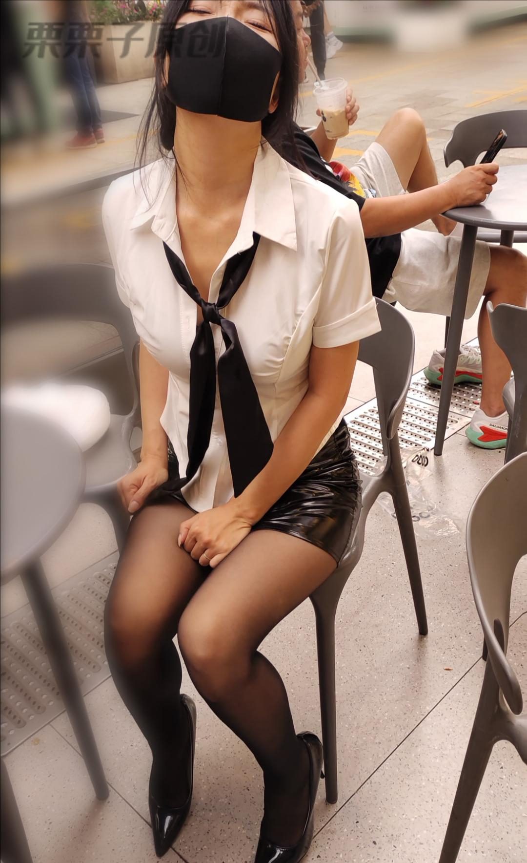 《被惩罚的女秘书 08》 户外、奶茶店、公共卫生间失禁-2