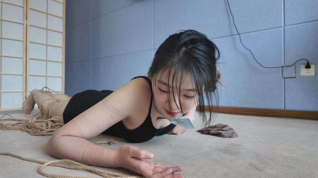 绳屋藏娇 定拍：求饶惨叫的贝贝-6