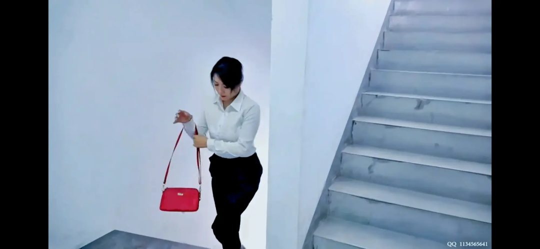 女中介-1