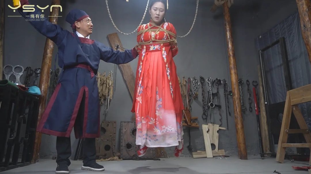【红颜蒙冤】清末民妇雨儿被诬陷通奸谋害亲夫打板子双手吊起骑木马屈打成招后绞之刑-4