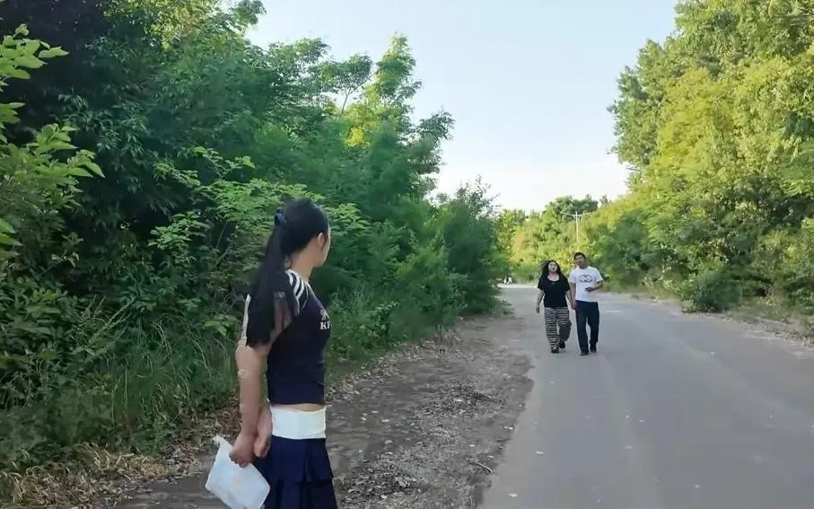 空虚大公子 运动小美女杨若琳户外-3