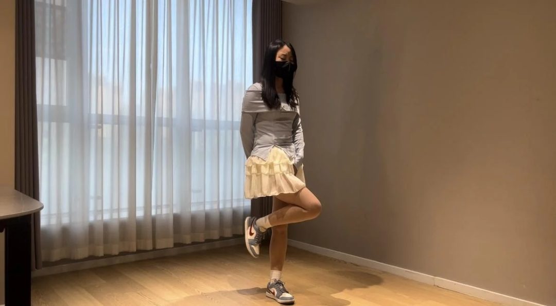 【久安安】目前为止拍的最爽也是看的最爽的一期，女大裙子白袜aj1诱惑满满，啵啵贝全程高能刺激，时不时二重刺激-4