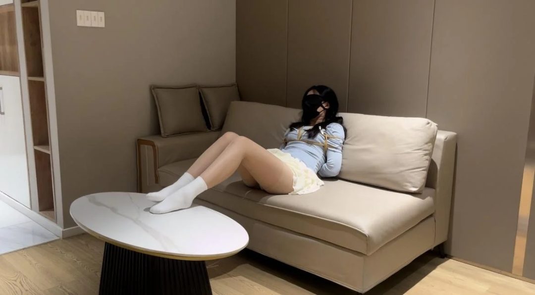 【久安安】目前为止拍的最爽也是看的最爽的一期，女大裙子白袜aj1诱惑满满，啵啵贝全程高能刺激，时不时二重刺激-3