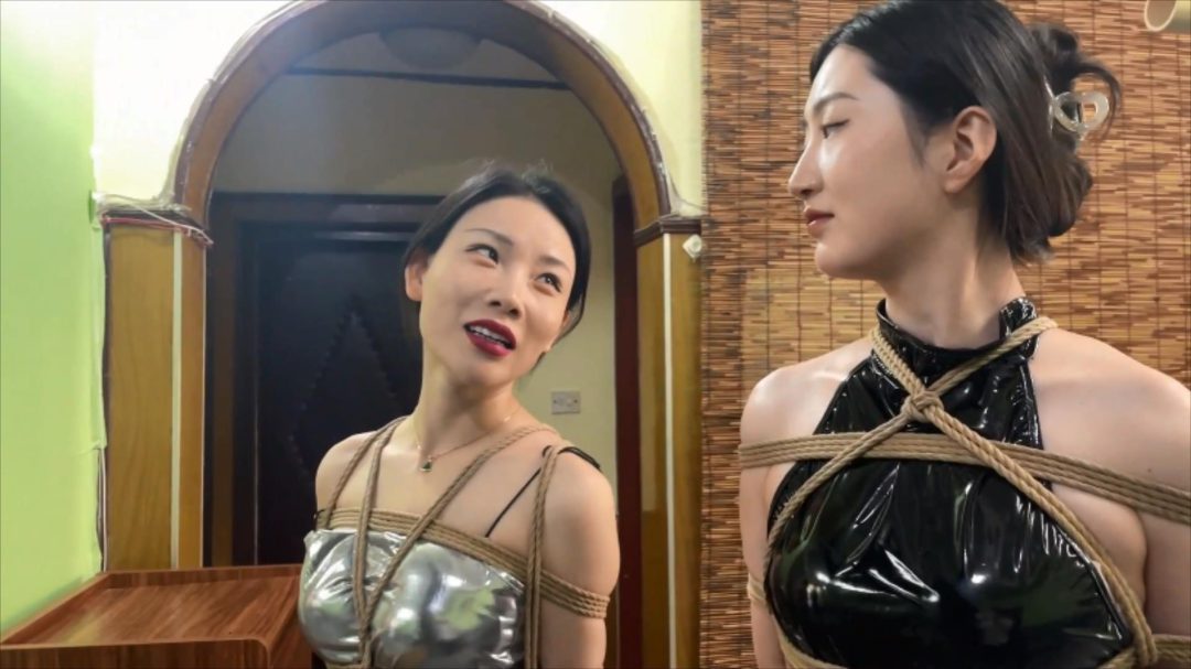 【鑫鑫工作室定拍】人气女神柳洋&王钰绳缚访谈实录 高挑姐妹花做客工作室 紧缚+采访 清纯风+御姐风的碰撞-2