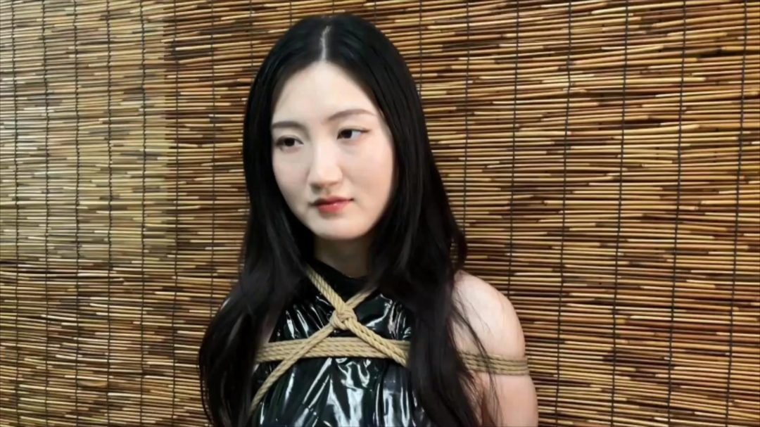 【鑫鑫工作室定拍】人气女神柳洋&王钰绳缚访谈实录 高挑姐妹花做客工作室 紧缚+采访 清纯风+御姐风的碰撞-3