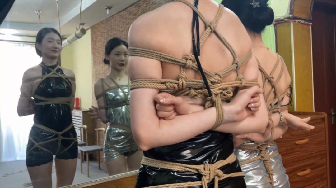 【鑫鑫工作室定拍】人气女神柳洋&王钰绳缚访谈实录 高挑姐妹花做客工作室 紧缚+采访 清纯风+御姐风的碰撞-1