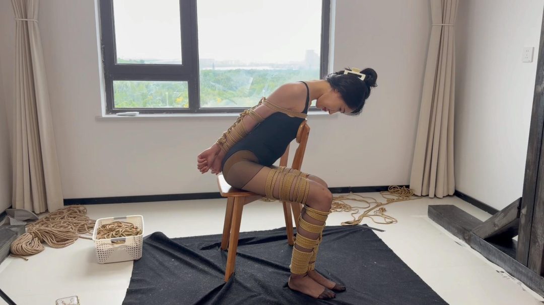 【胖竹子】【以安】黑丝舞蹈生的劫难 日式结构欧式直臂并腿椅子缚 上-6