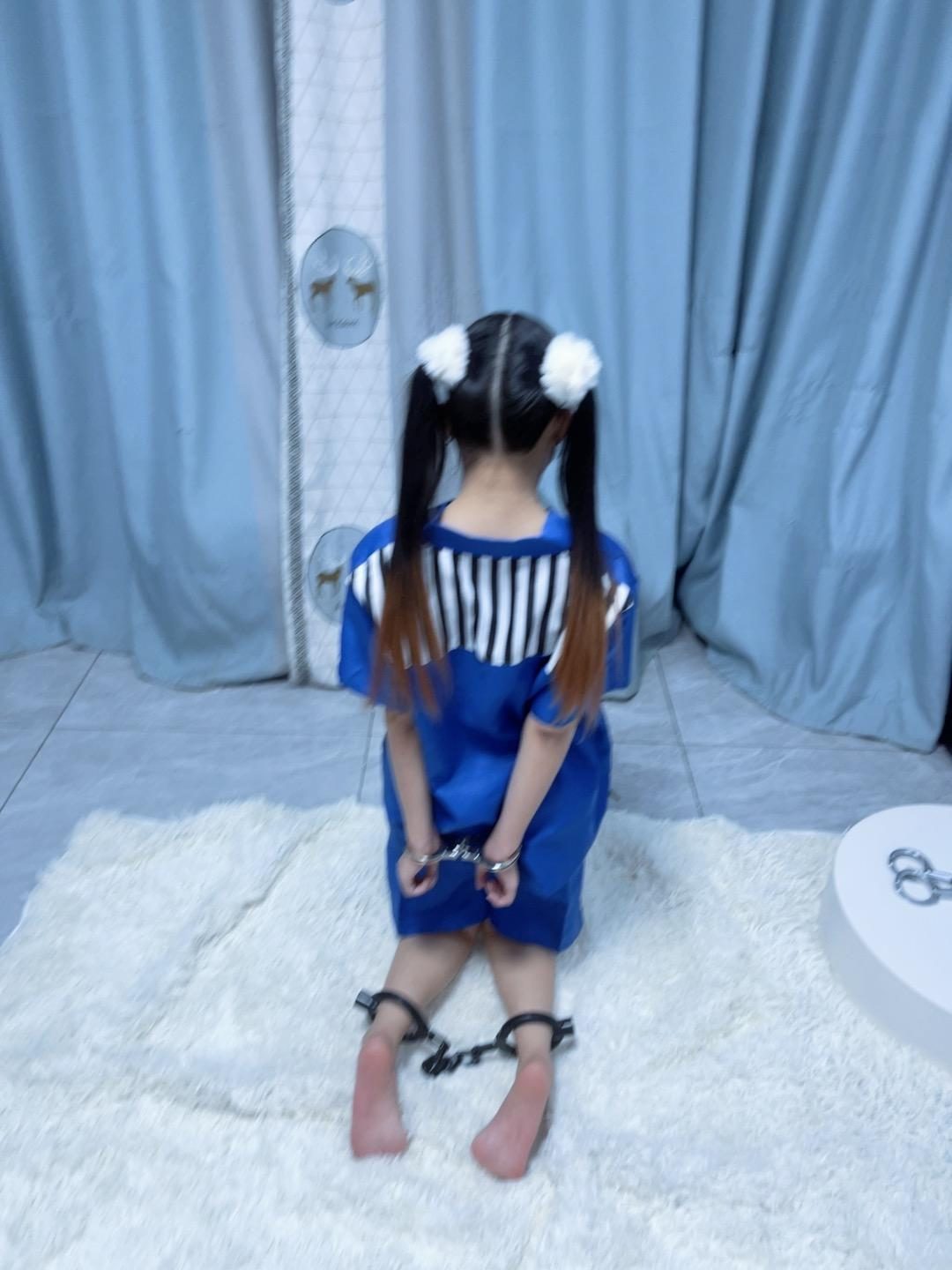 死囚体验（上）-女囚题材精品作品，填表、搜身、换衣、上镣、打脚心（重）、体罚、拘束过夜-12