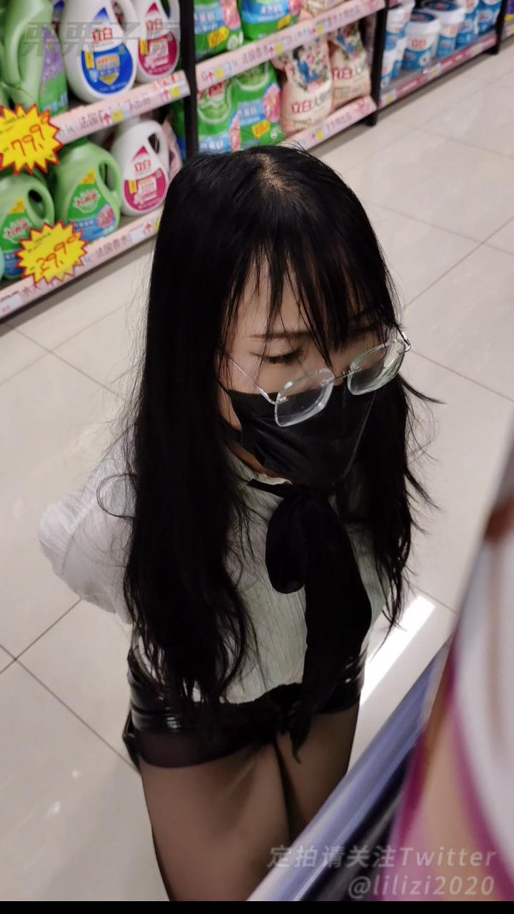 《自缚的黑丝女秘书 03》超市、户外调教、伸缩假丁丁、OL女秘书、黑丝、高跟鞋、龟甲缚-7