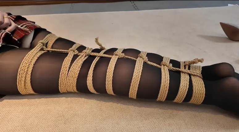 一绳所爱定拍，jk全身紧缚 丝袜 堵嘴 胸缚 高手缚 蛇缚 抚摸口 球 JK 直臂 全身缚-4