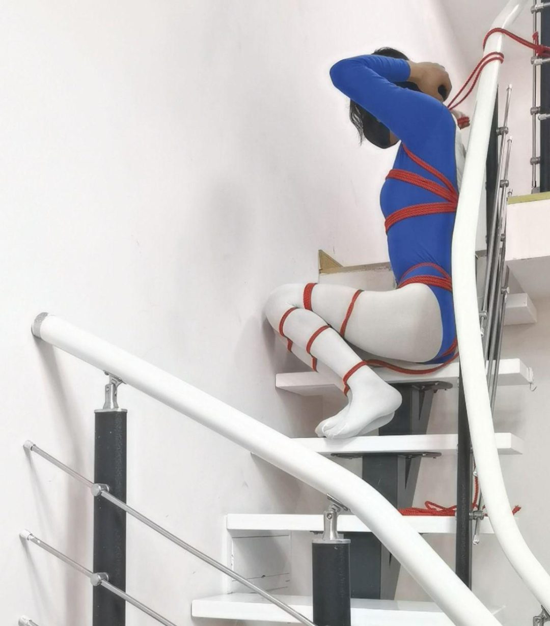 楼梯上的作死自缚-4
