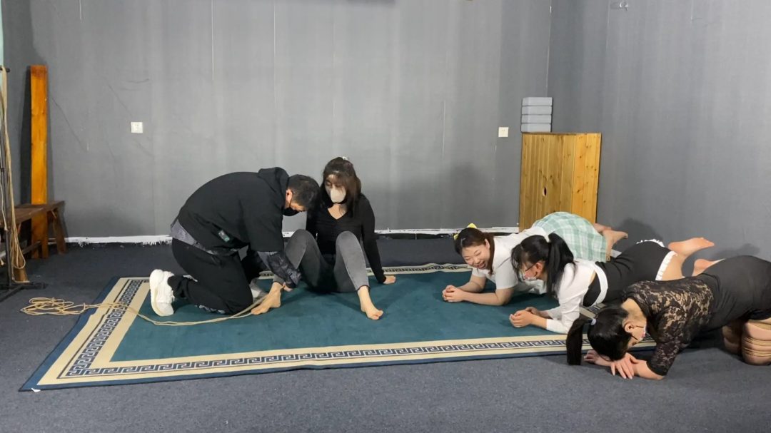 四人k9，爬行，争夺赛-6