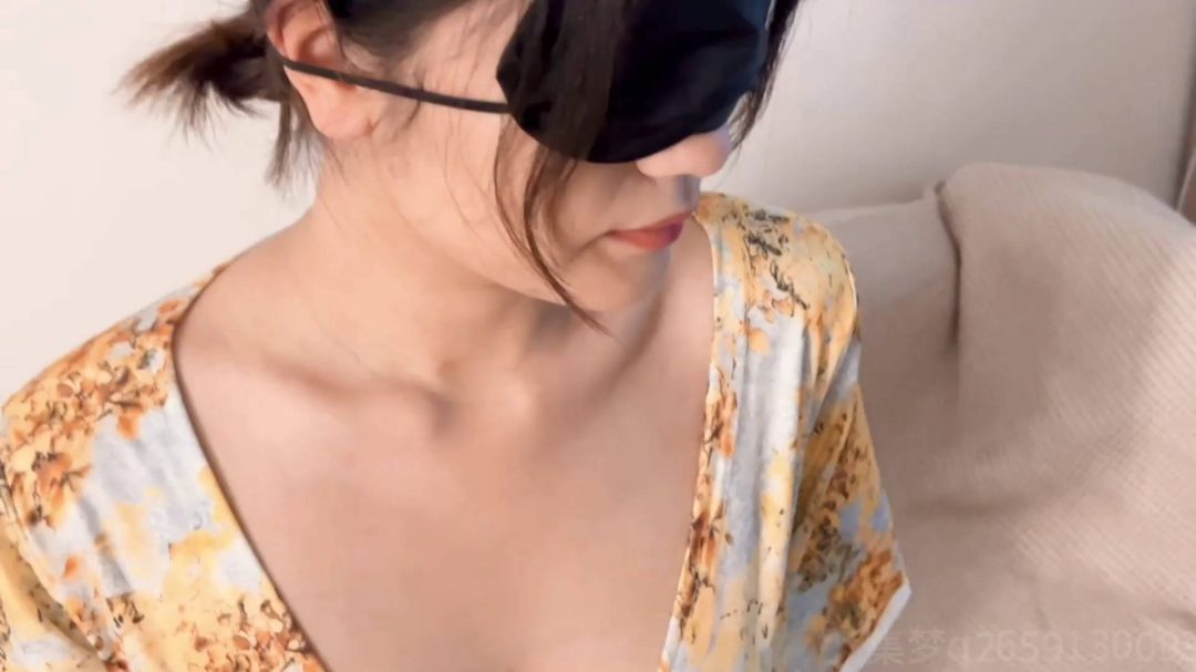 沦为玩具的女网红-1