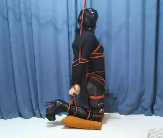 不敢乱动的电击钢构自缚-1