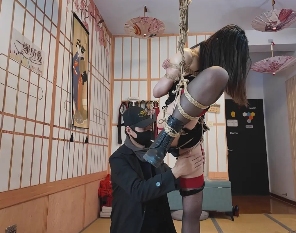 凉玥莫名其妙被绑-5