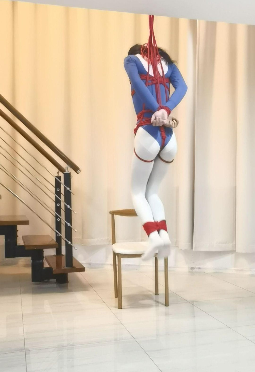 体操服后手吊自缚-3