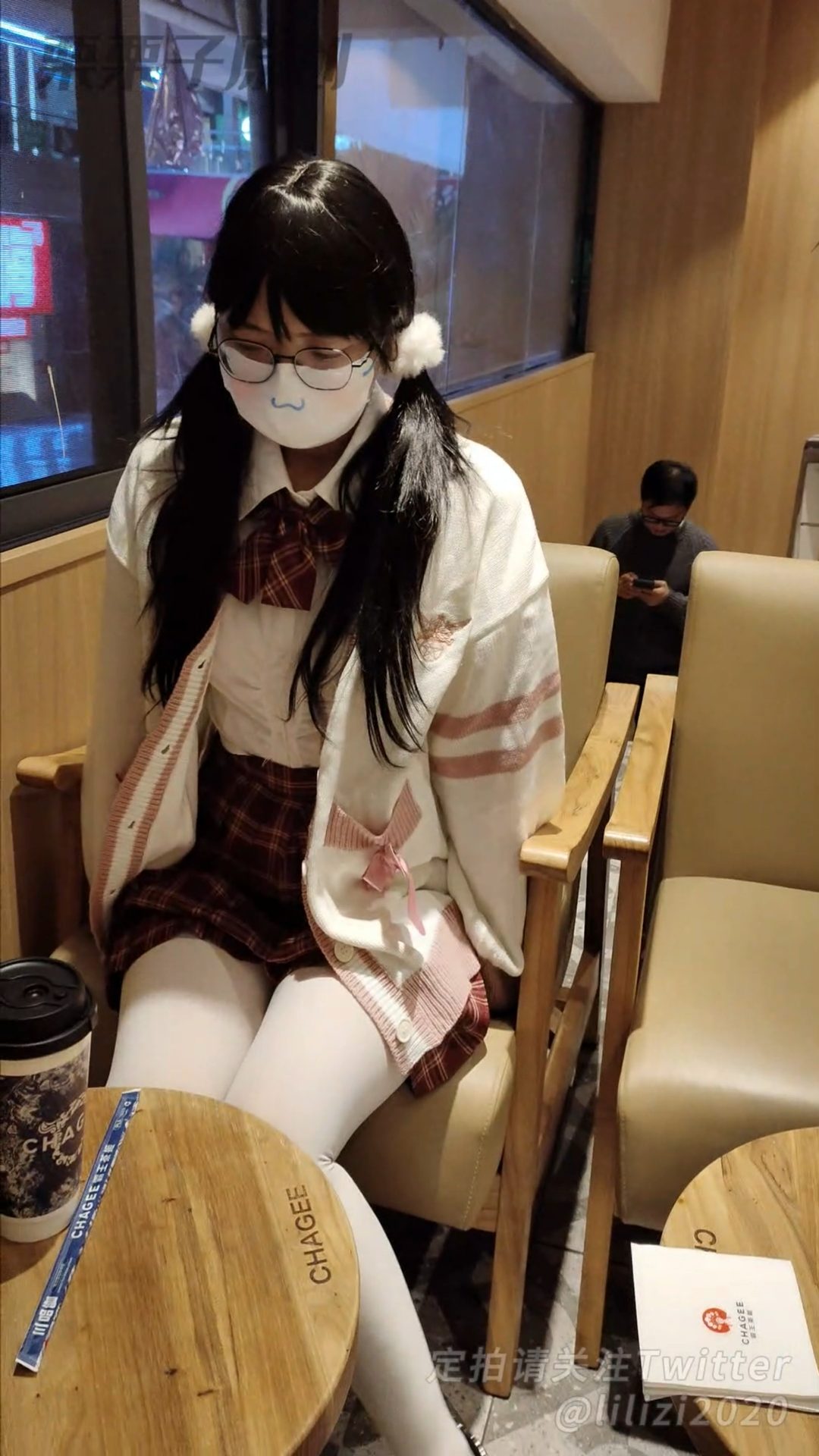 《惩罚堕落小M 02》 户外、奶茶店调教、公共厕所、JK裙、双马尾、白丝、胸缚-4
