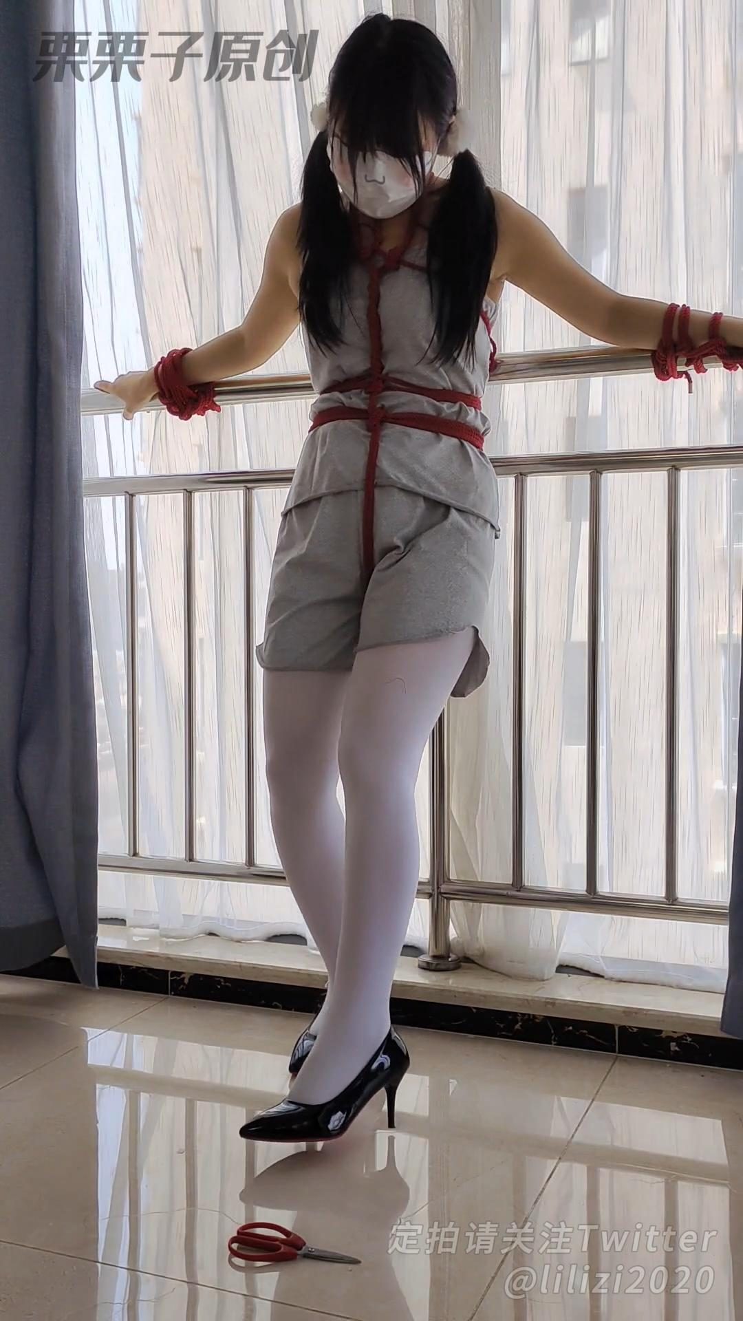 《运动少女06》运动自嗨、捆绑逃脱、运动内衣、高跟鞋、双马尾、白丝-5