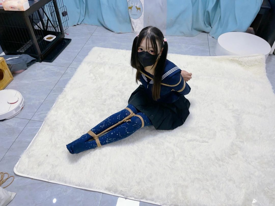 18岁女高催眠闷绝处刑-装箱、内衣换装、抚摸把玩、呼控处刑、呼吸限制、摆弄（微冰+处刑）-8