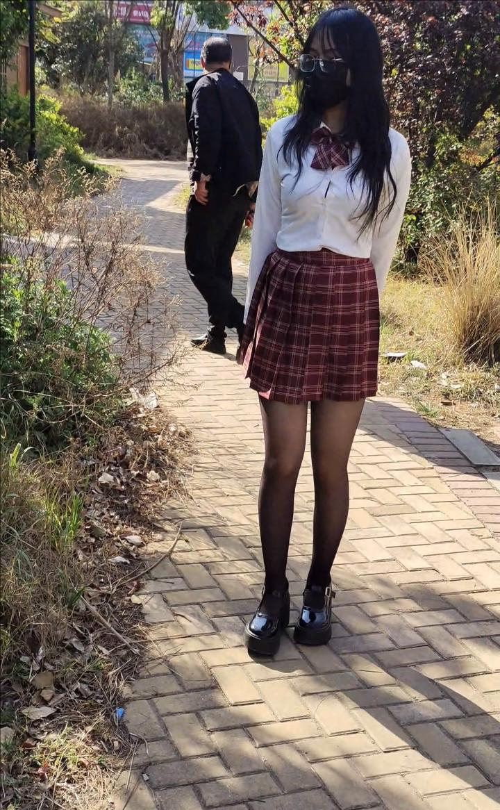 【栗栗子原创】《被欺凌的乖乖女班长 07》 户外、路边、小区失禁、控制、JK、龟甲缚-4