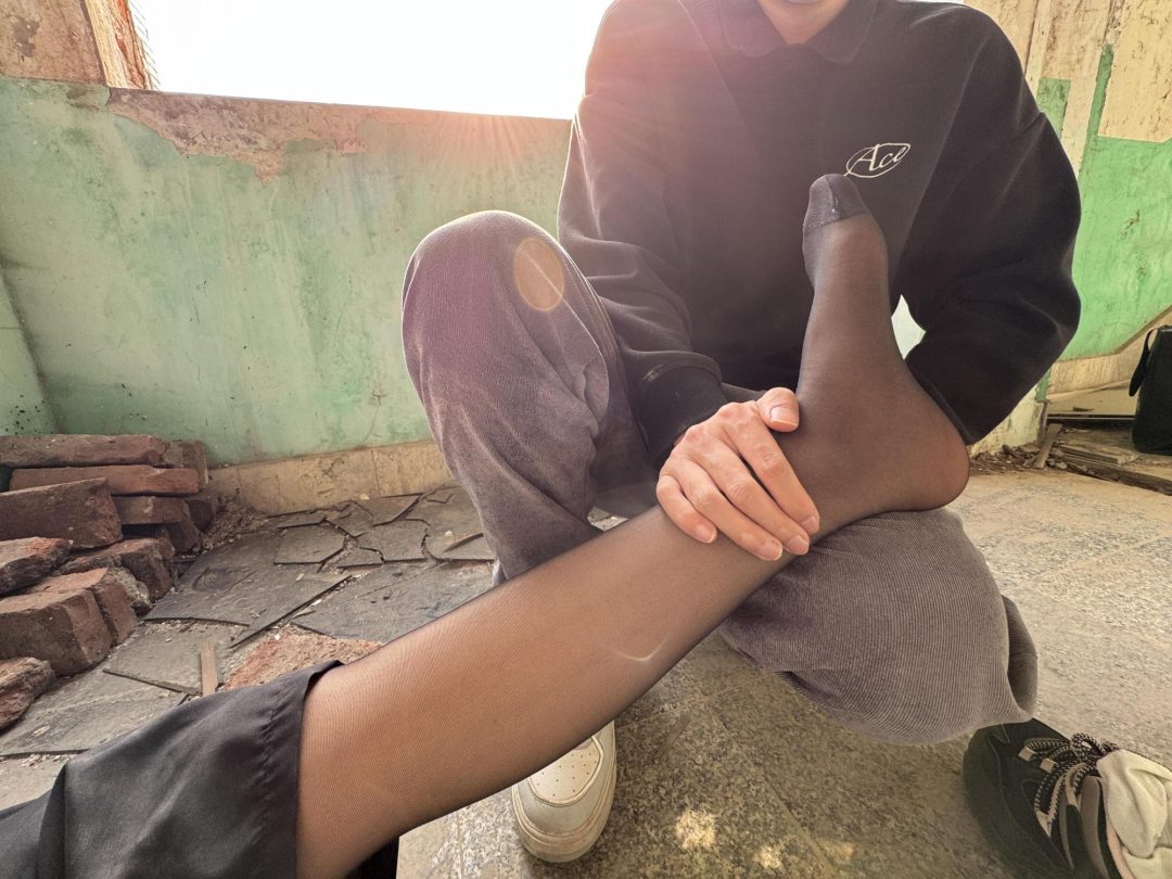 反x女刺客 挠痒 舔脚 户外 放置 打脚心 口球 呼吸抑制 伪装 口球催眠控制-6