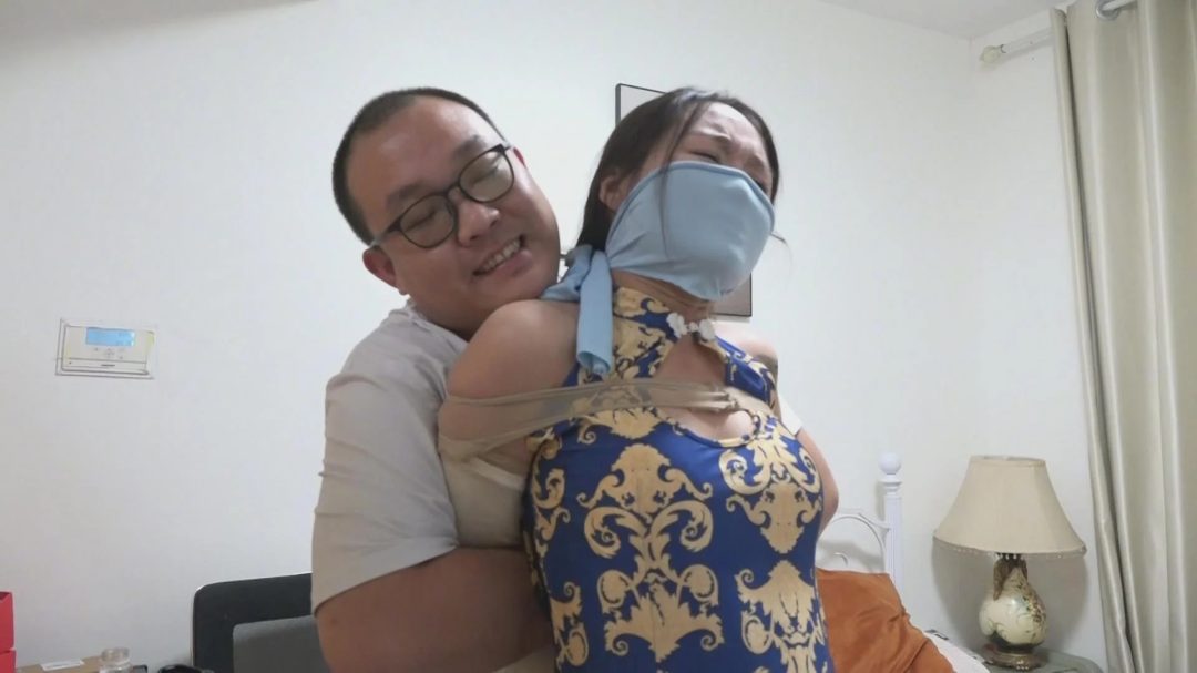 猎美陷阱·陷入丝袜陷阱的晓蕾-4