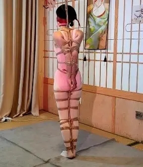 一绳所爱之前定拍的三部合集，两个小时，三个模特的，一部户外和路人互动，两部全身紧缚-10