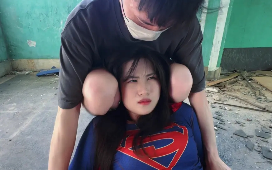 【比尔】狂虐女超人-5