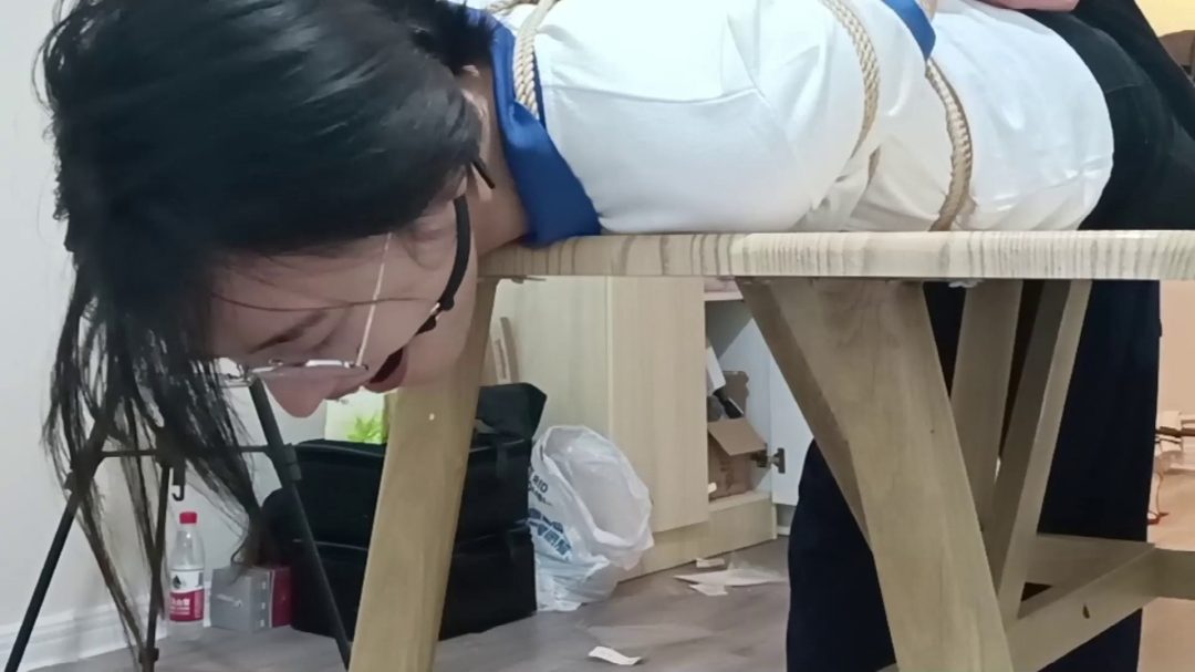 半袖校服眼镜小妹的特殊实习第一季-7
