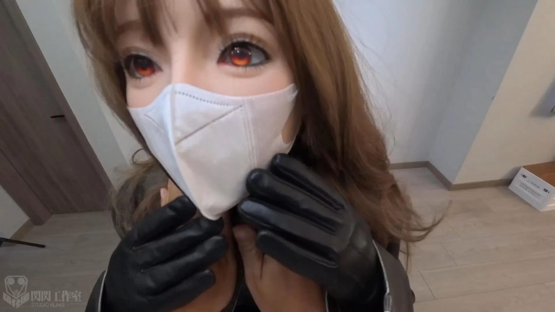 突然登门造访的神秘女子，穿着严实不露一丝皮肤，居然戴着仿真面具，还邀请我玩奇怪的游戏-3