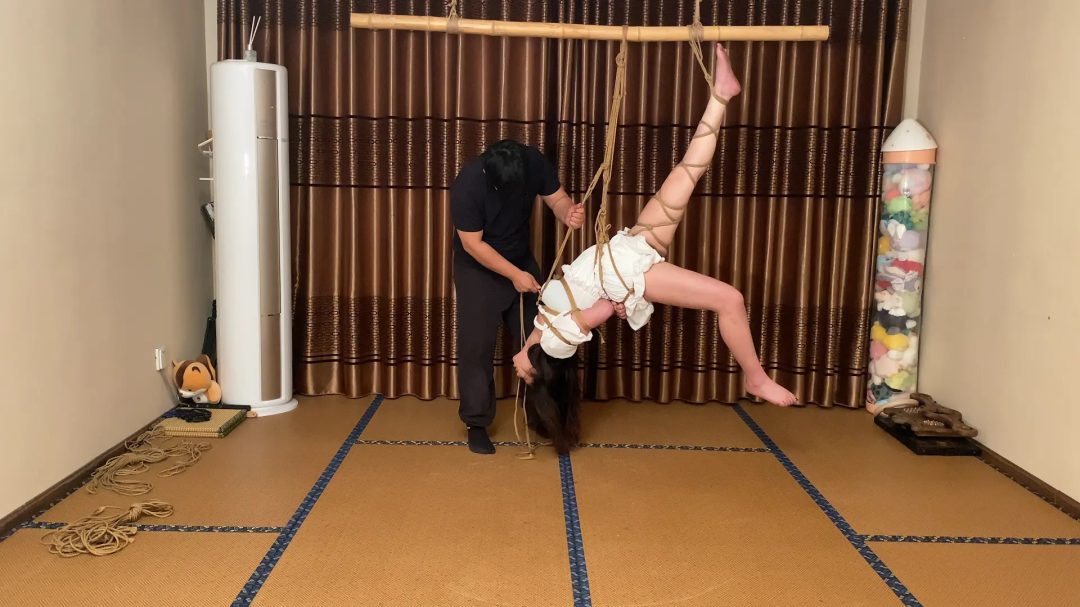 新模特夏可 甜美可爱邻家女孩首次体验吊缚-3