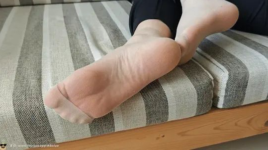 定拍剧情向：蔡老师第八集 ！脚痛！揉脚！职业装短丝！裸足！-1