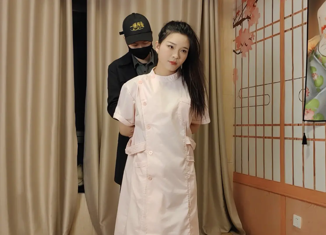 小护士洛洛极限驷马逃脱-4