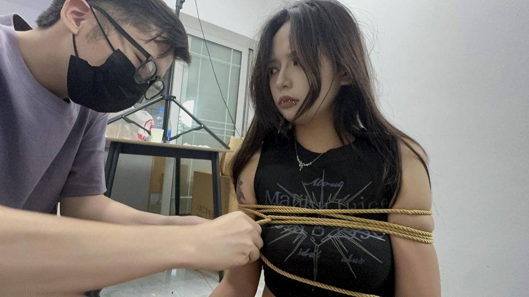Spanking match(女斗打屁股大赛)-12
