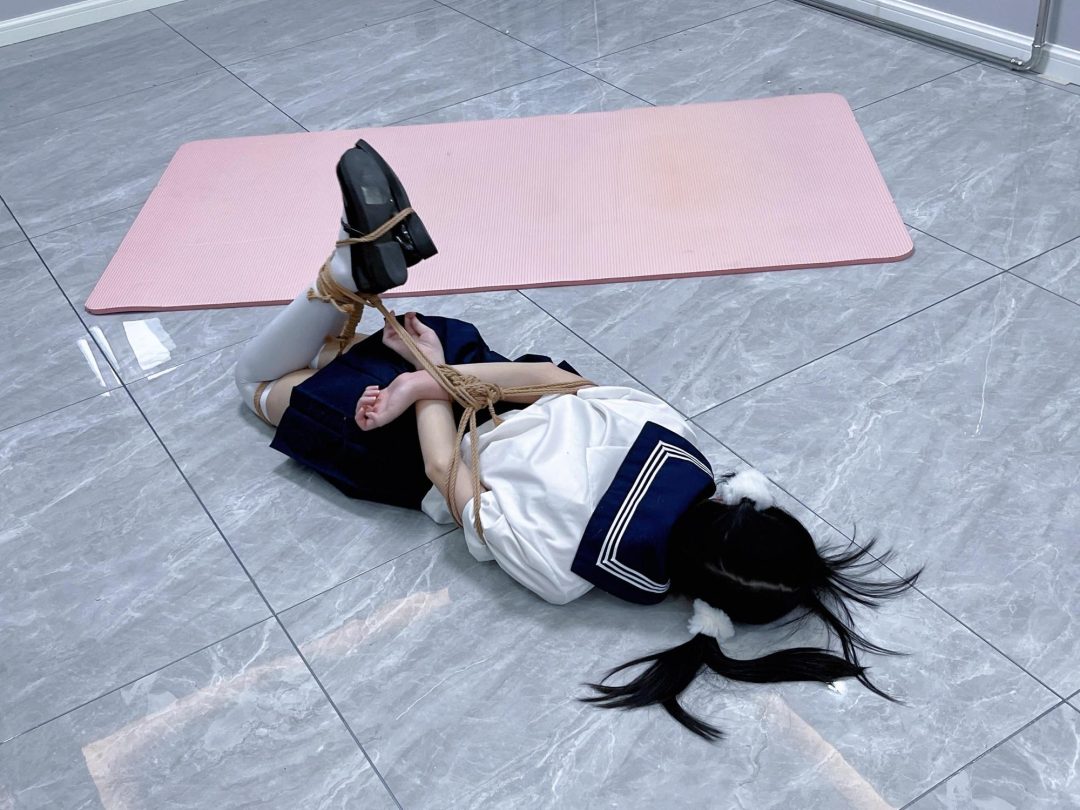 茶茶遇劫记4-白丝jk萝莉惨遭入室，少女能否逃出升天？【DID、绑架、挠痒、驷马、尝试逃脱、逼供】-2