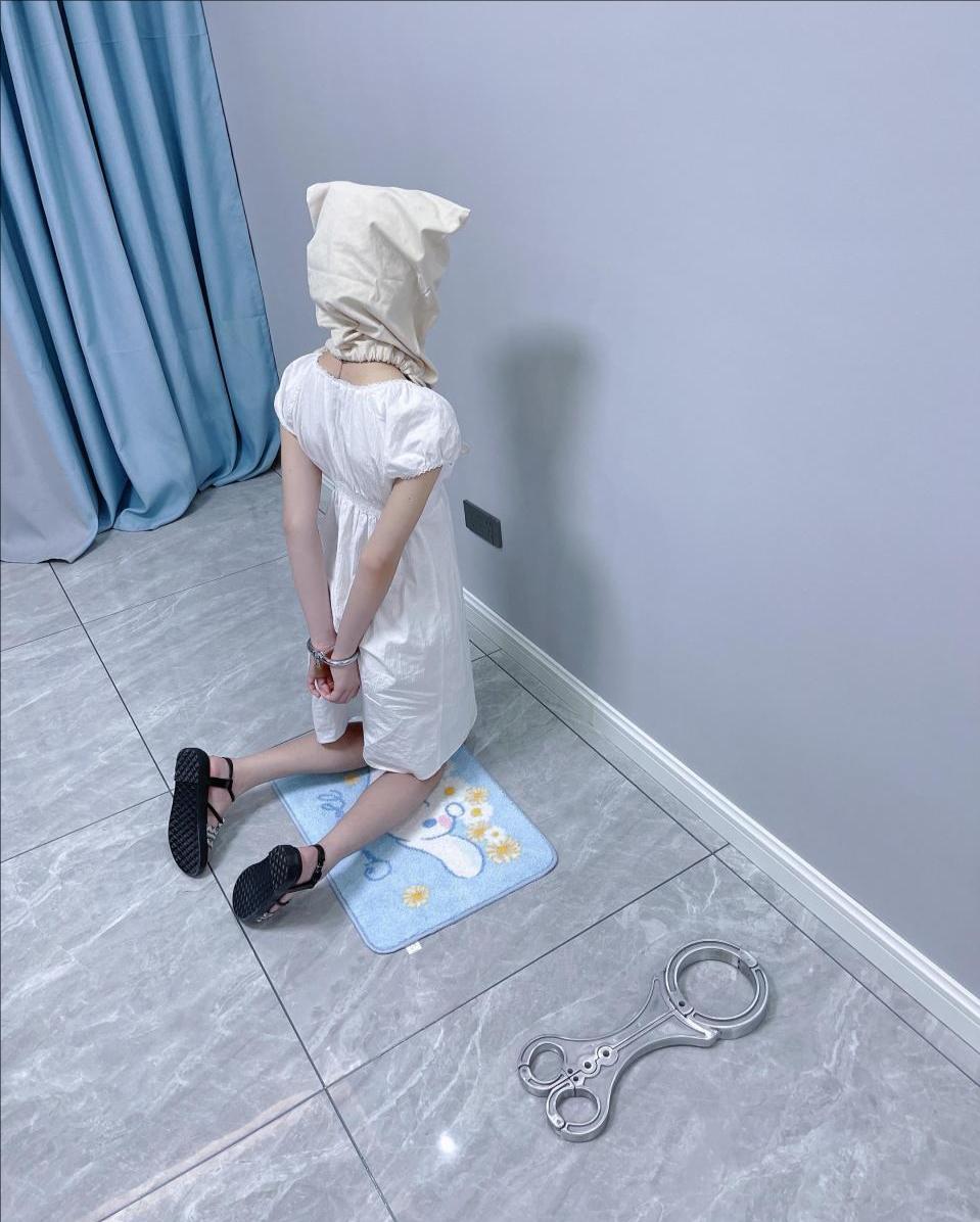 萝莉茶茶的女囚体验2-训诫SP、入狱模拟、人字枷、凉鞋、麻袋套头-5